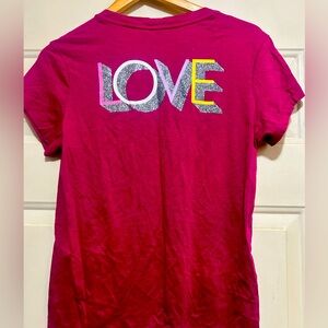 Love ❤️ VS NWT  T-shirt Size M